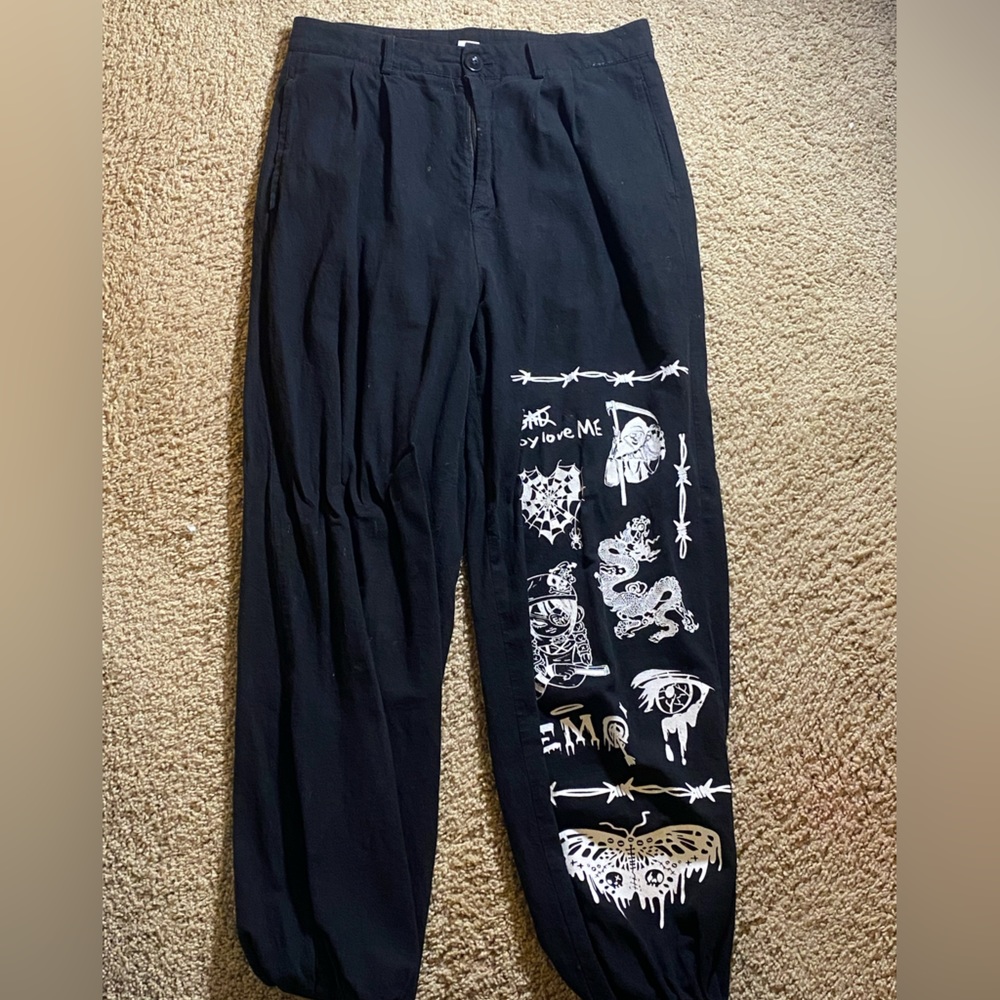 Graphic black pants